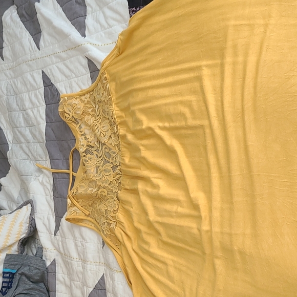 Torrid Super Soft Custard Tank Size 3 - Picture 2 of 2